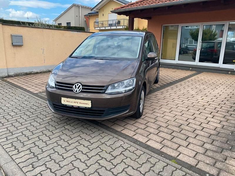 Gebraucht VW Sharan Trendline 140 PS (102 kW) 2012 Braun Van / Kleinbus