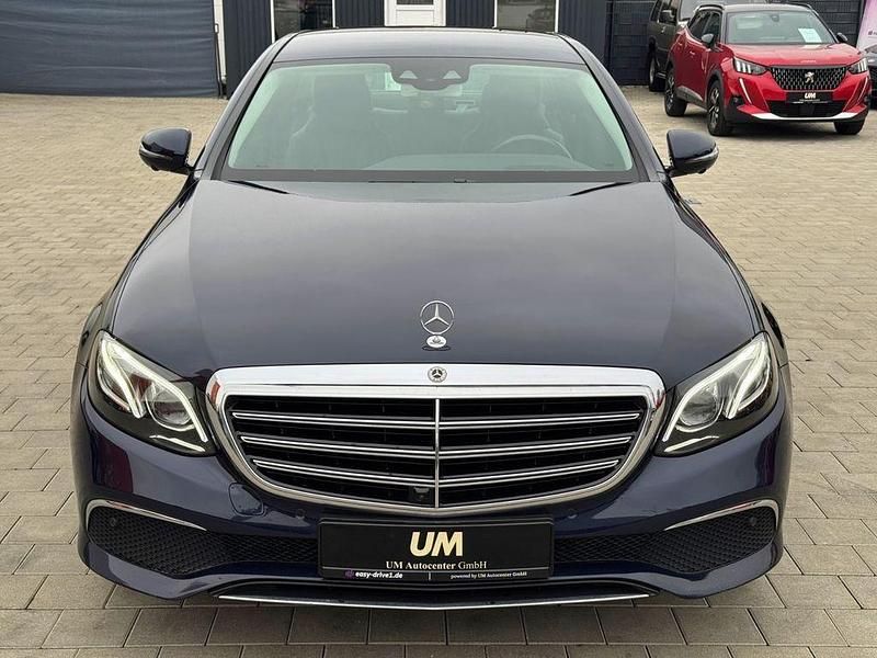 Gebraucht Mercedes E350 286 PS (210 kW) 2019 Blau Limousine