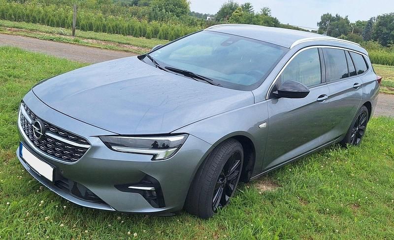 Grau Gebraucht 2021 Opel Insignia Ultimate Kombi | 17.500 € (Superpreis) - Bild 1/4