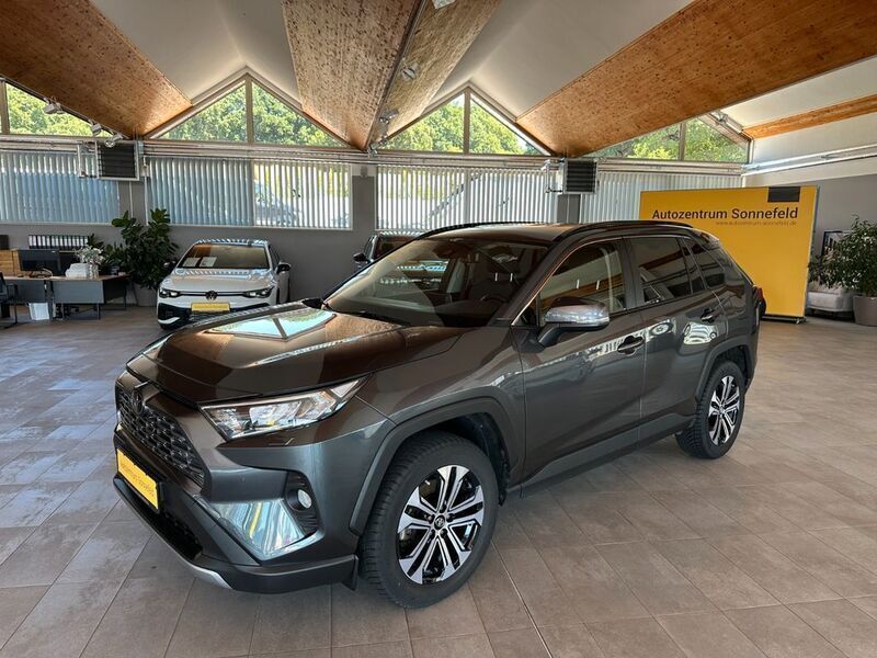 Grau Gebraucht 2019 Toyota RAV4 Club SUV | 23.900 € (Fairer Preis) - Bild 1/4