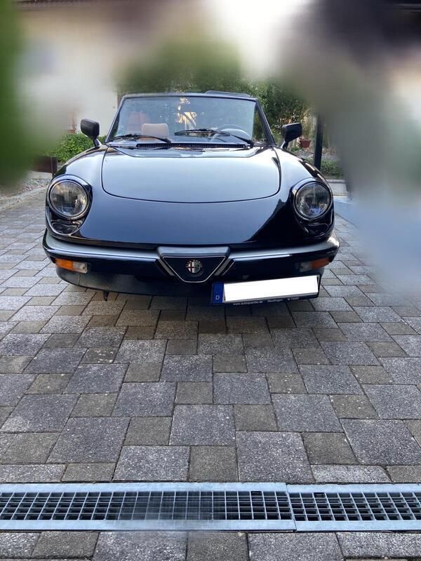 Schwarz Gebraucht 1988 Alfa Romeo Spider Cabrio | 14.500 € - Bild 1/4