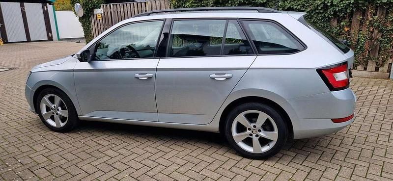 Gebraucht Skoda Fabia Active 95 PS (69 kW) 2019 Silber Kombi