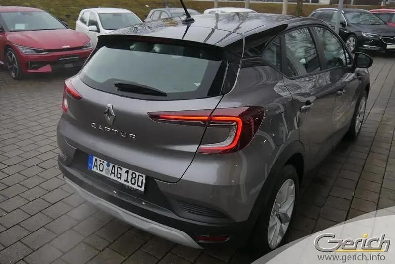 Gebraucht Renault Captur Equilibre 91 PS (66 kW) 2023 Stahlgrau metallic/dach in blackpearlschwarz SUV