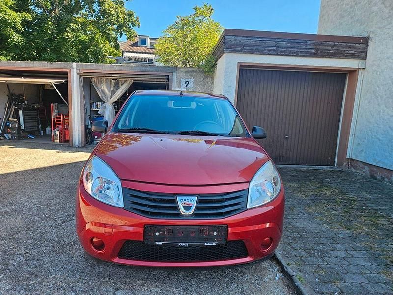 Rot Gebraucht 2012 Dacia Sandero Ambiance Kleinwagen | 4.400 € (Etwas zu teuer) - Bild 1/4