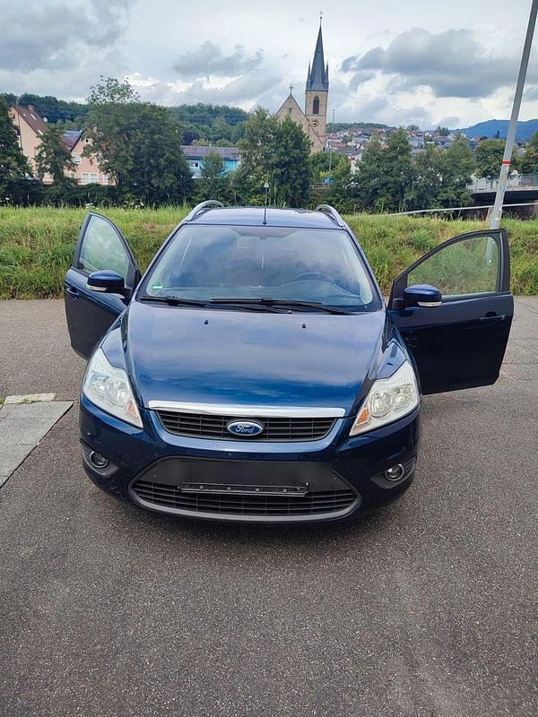 Blau Gebraucht 2010 Ford Focus Kombi | 1.600 € (Fairer Preis) - Bild 1/4