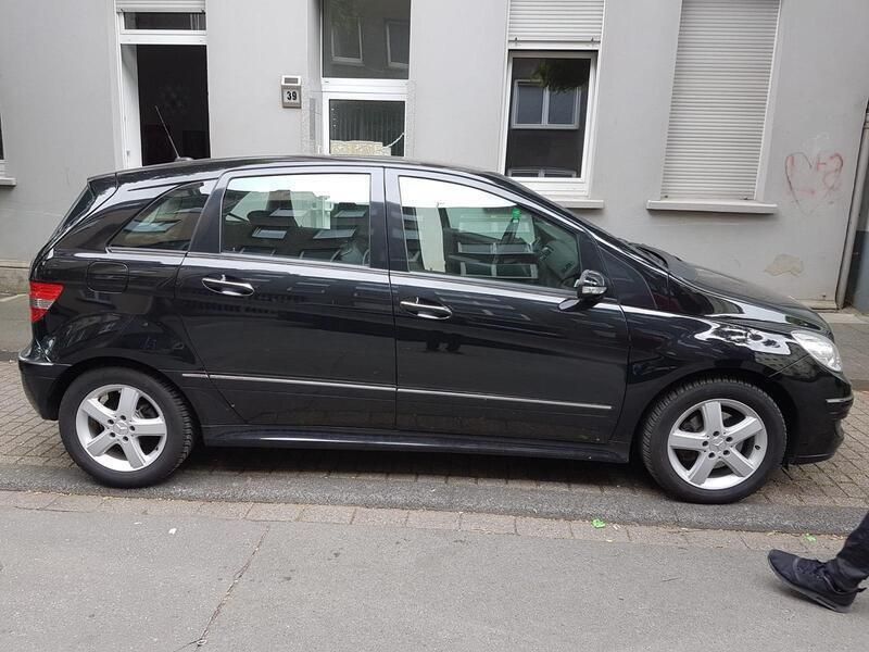 Schwarz Gebraucht 2006 Mercedes B200 Van / Kleinbus | 2.499 € (Superpreis) - Bild 1/4