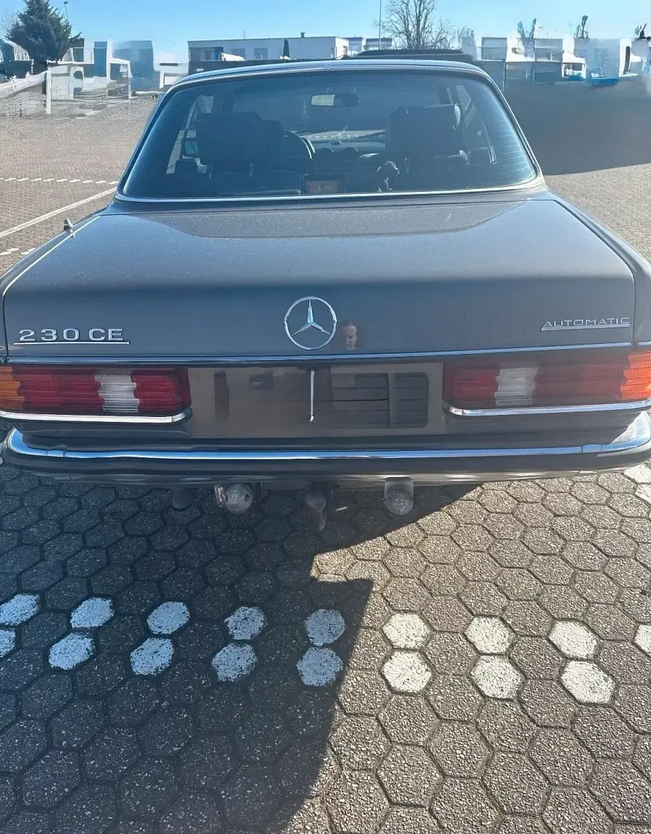 Gebraucht Mercedes 230 1983 Silber Coupé
