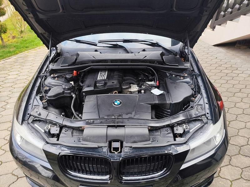 Second-hand BMW 318 143 CP (105 kW) 2010 Negru Break