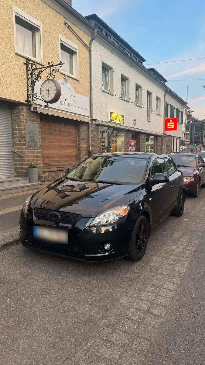 Gebraucht Kia ProCeed 130 PS (95 kW) 2009 Schwarz Kleinwagen