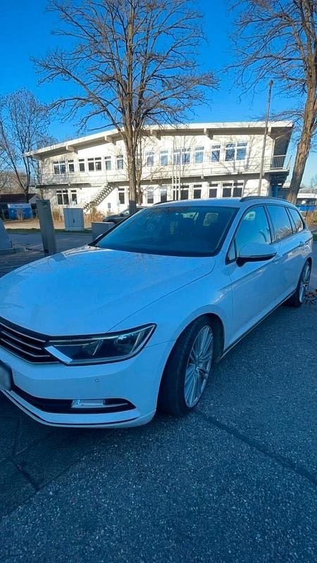 Gebraucht VW Passat 120 PS (88 kW) 2018 Weiß Kombi