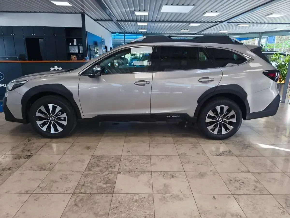 Neu Subaru Outback Platinum 169 PS (124 kW) 2026 Gold SUV