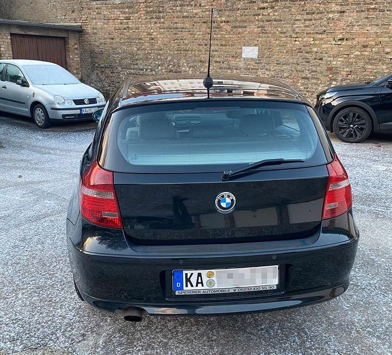 Gebraucht BMW 116 122 PS (89 kW) 2008 Schwarz Kleinwagen