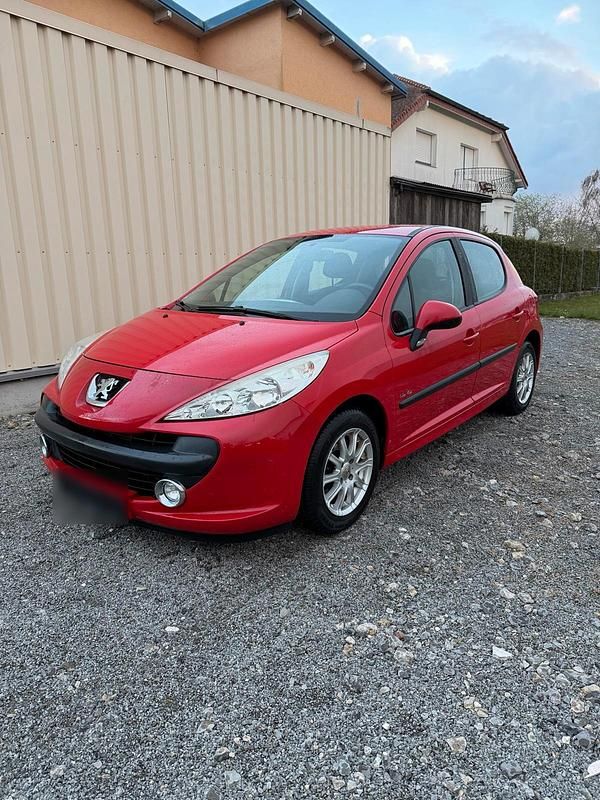Gebraucht Peugeot 207 95 PS (69 kW) 2009 Rot Limousine