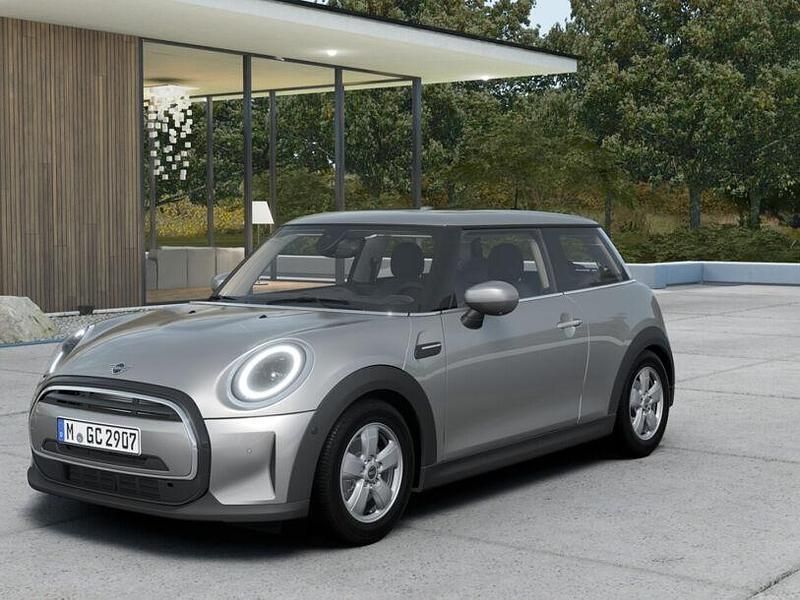 Gebraucht Mini Cooper Essential 136 PS (100 kW) 2023 Melting silver iii (silber) Kleinwagen