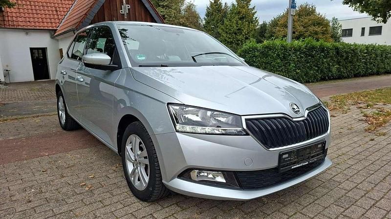 Silber Gebraucht 2019 Skoda Fabia Style Kleinwagen | 11.999 € (Fairer Preis) - Bild 1/4