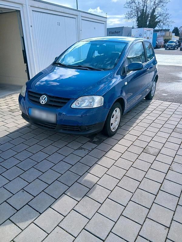 Gebraucht VW Fox 54 PS (39 kW) 2009 Blau Kleinwagen