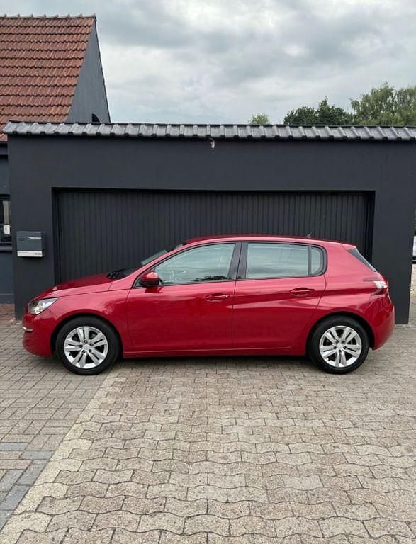 Gebraucht Peugeot 308 Style 110 PS (80 kW) 2016 Rot Limousine