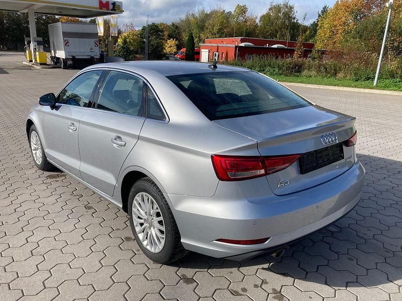 Gebraucht Audi A3 Ambiente 116 PS (85 kW) 2018 Silber Limousine