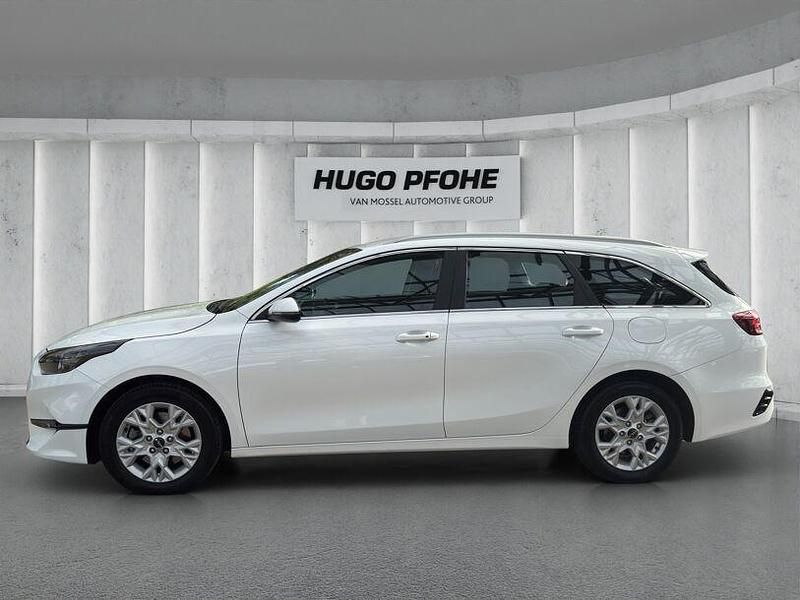 Gebraucht Kia Ceed Vision 120 PS (88 kW) 2023 Weiß Kleinwagen