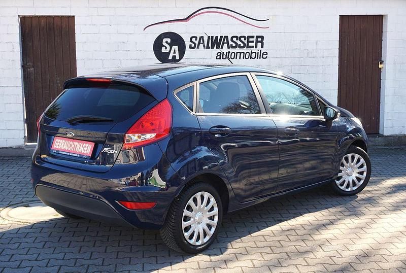 Gebraucht Ford Fiesta Trend 82 PS (60 kW) 2012 Blau Kleinwagen