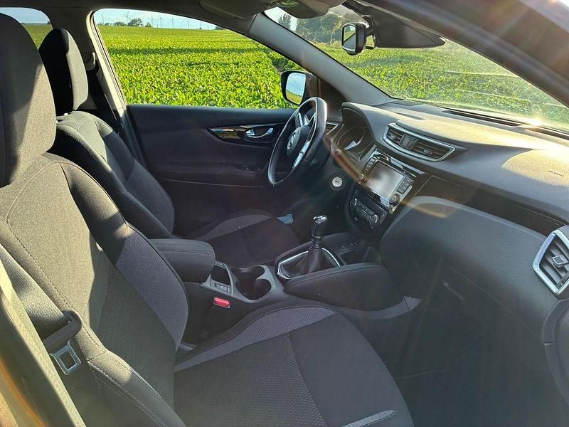Gebraucht Nissan Qashqai Acenta 116 PS (85 kW) 2017 Braun SUV