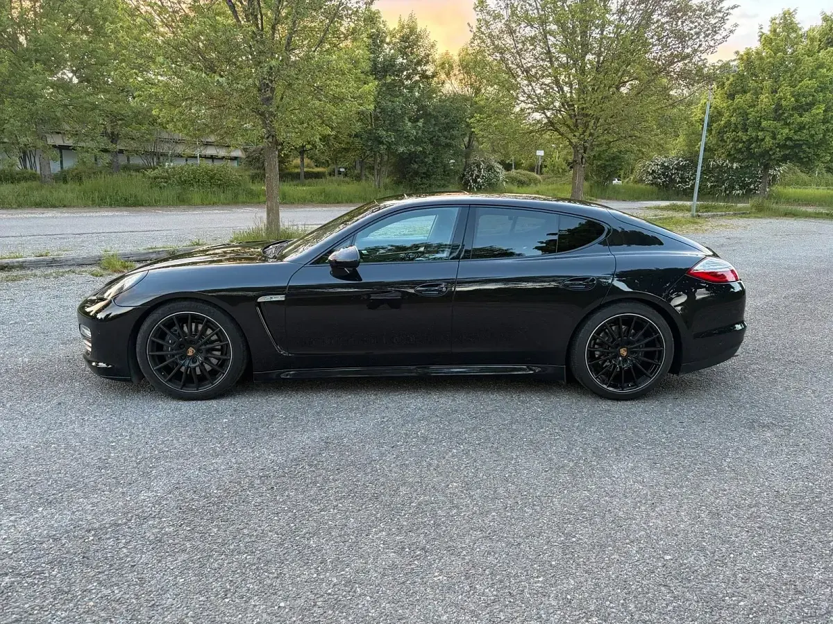 Gebraucht Porsche Panamera 299 PS (219 kW) 2013 Schwarz Kleinwagen