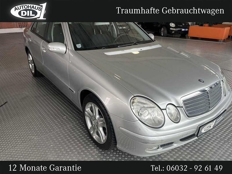 Silber Gebraucht 2002 Mercedes E200 Limousine | 6.650 € - Bild 1/4