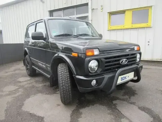 Gebraucht Lada niva 83 PS (61 kW) 2018 Grün SUV