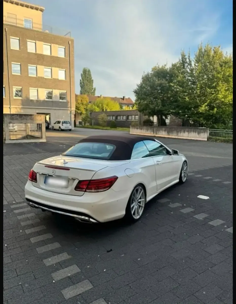 Gebraucht Mercedes E350 AMG 258 PS (189 kW) 2013 Weiß Cabrio