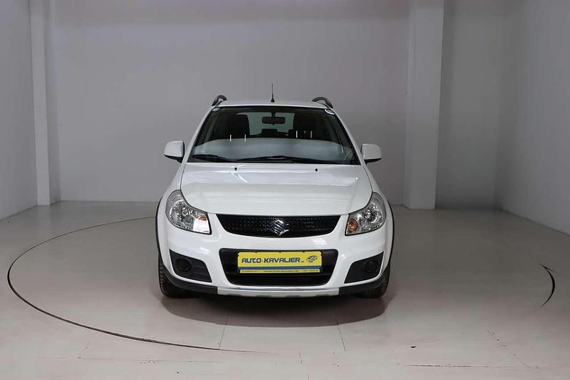 Gebraucht Suzuki SX4 120 PS (88 kW) 2014 Weiß Limousine