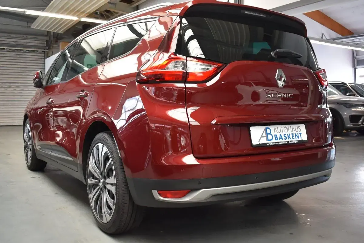 Gebraucht Renault Scenic E-Tech Business 120 PS (88 kW) 2021 Karmesinrot  metallic Van / Kleinbus