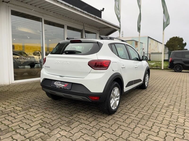 Gebraucht Dacia Sandero Expression 101 PS (74 kW) 2024 Weiß Kleinwagen