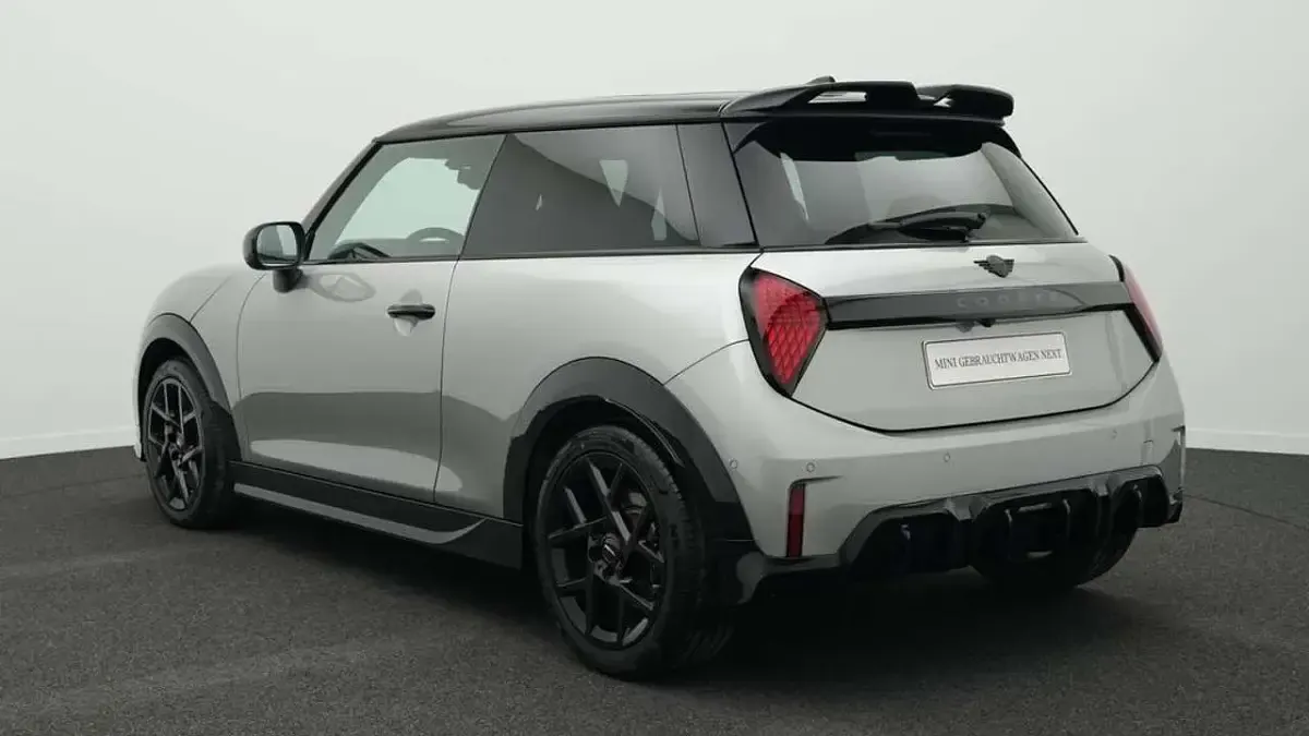 Usata Mini John Cooper Works 156 CV (114 kW) 2024 Grigio Utilitaria