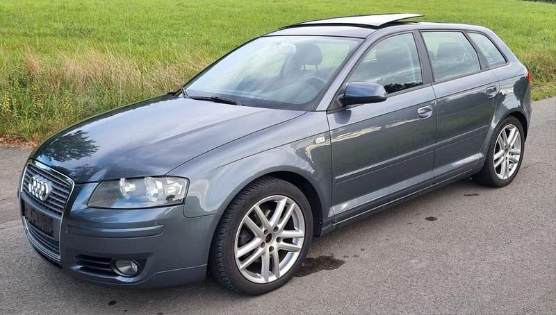 Grau Gebraucht 2005 Audi A3 Limousine | 3.200 € (Fairer Preis) - Bild 1/4