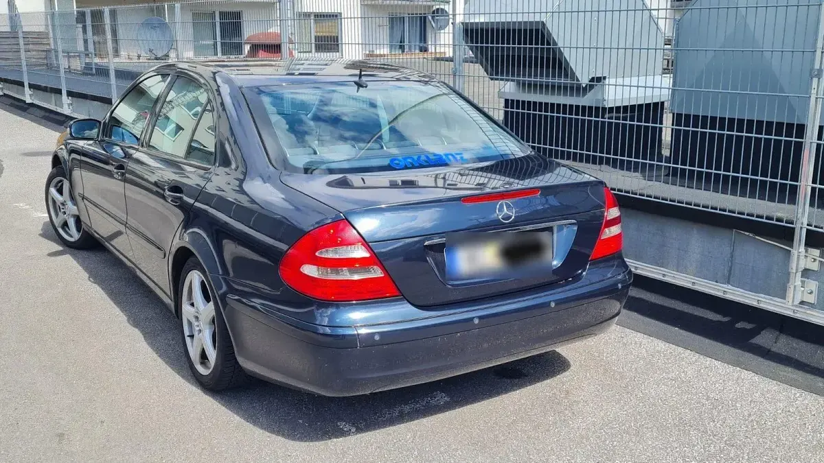 Gebraucht Mercedes E240 177 PS (130 kW) 2002 Limousine
