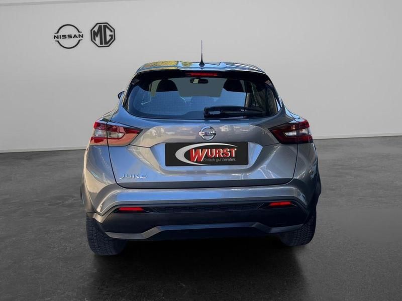 Second-hand Nissan Juke Acenta 114 CP (83 kW) 2022 Gri SUV