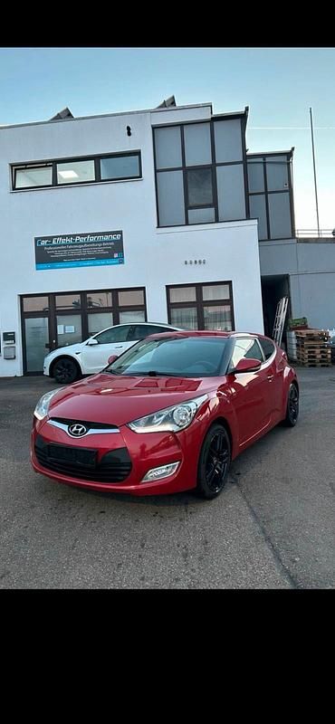 Rot Gebraucht 2012 Hyundai Veloster Limousine | 5.500 € (Fairer Preis) - Bild 1/4