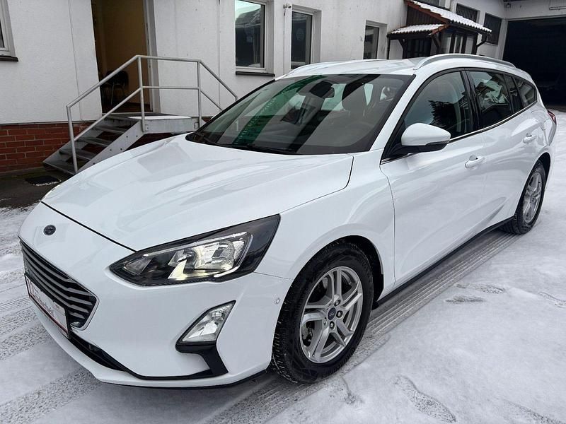 Weiß Gebraucht 2020 Ford Focus Cool & Connect Kombi | 15.490 € (Guter Preis) - Bild 1/4
