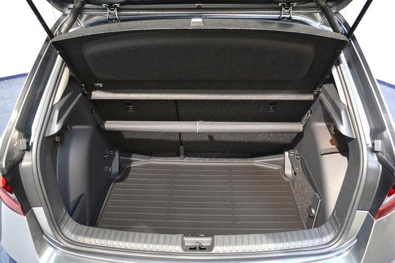 Neu Skoda Fabia Selection 95 PS (69 kW) 2025 Grau Limousine