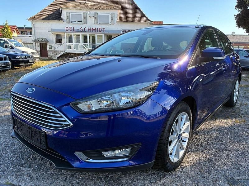 Blau Gebraucht 2016 Ford Focus Titanium Limousine | 9.990 € (Guter Preis) - Bild 1/4