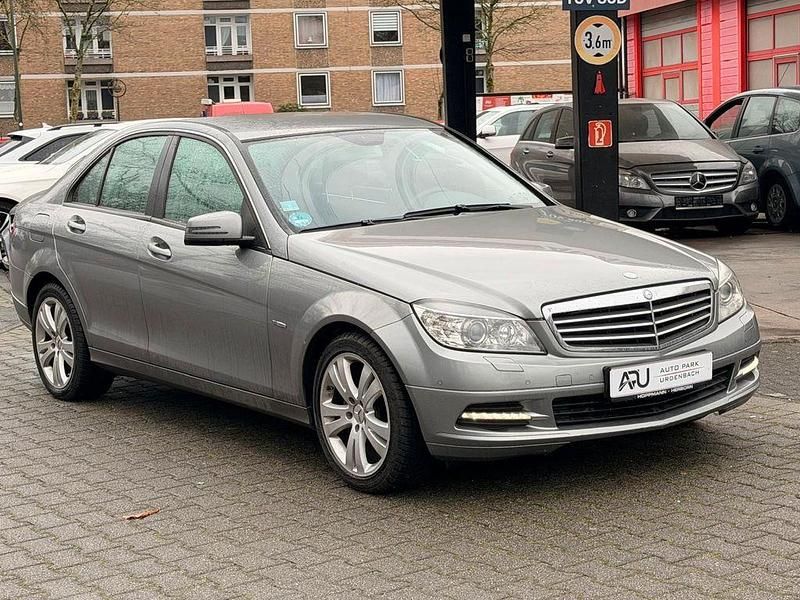 Gebraucht Mercedes C180 156 PS (114 kW) 2010 Silber Limousine