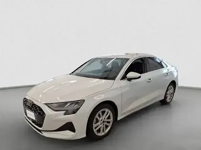 Gebraucht Audi A3 Advanced Plus 150 PS (110 kW) 2025 Gletscherweiß metallic Limousine