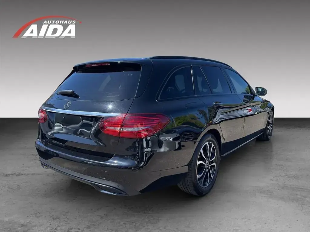 Gebraucht Mercedes C180 Advantage 156 PS (114 kW) 2019 Schwarz Limousine
