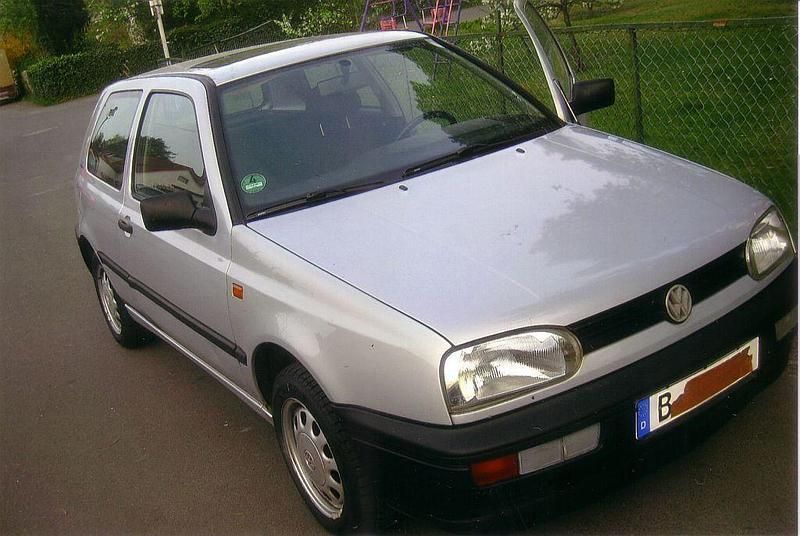 Silber Gebraucht 1994 VW Golf III Limousine | 2.950 € - Bild 1/4