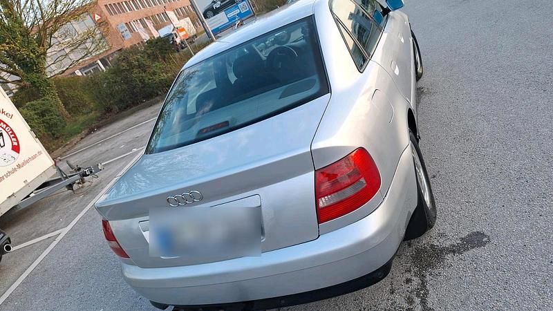 Gebraucht Audi A4 101 PS (74 kW) 1999 Grau Limousine