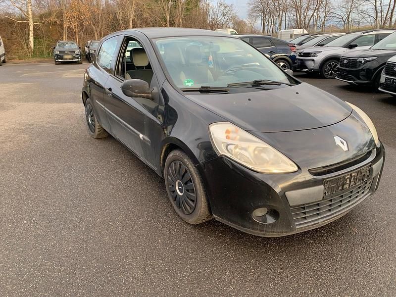 Gebraucht Renault Clio II 68 PS (50 kW) 2010 Schwarz Kleinwagen