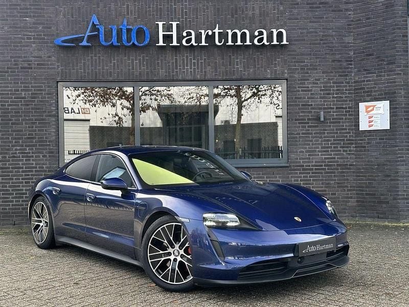Blau Gebraucht 2020 Porsche Taycan 4S Performance Package Limousine | 54.900 € (Fairer Preis) - Bild 1/4
