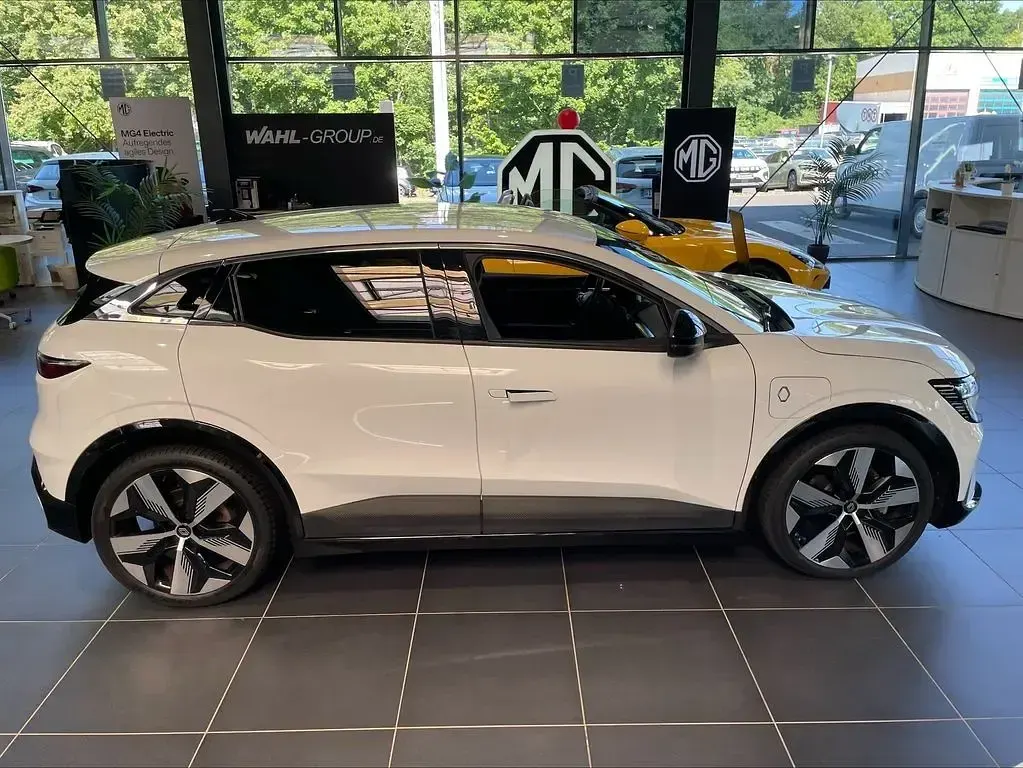 Gebraucht Renault Megane E-Tech Techno 160 kW (218 PS) 2022 Weiß Limousine