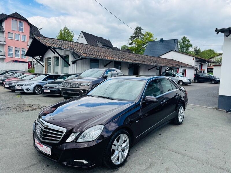Braun Gebraucht 2010 Mercedes E350 Limousine | 12.990 € (Guter Preis) - Bild 1/4