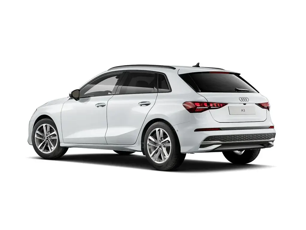 Używany Audi A3 Ambiente 116 KM (85 kW) 2025 Biały Sedan/Limuzyna